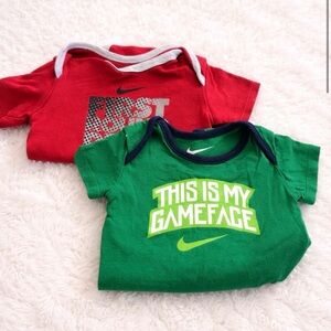 Nike Infant Short Sleeve Bodysuits in Green & Red